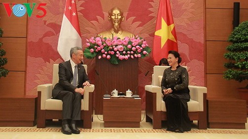 Lee Hsien Loong reçu par les dirigeants vietnamiens - ảnh 3